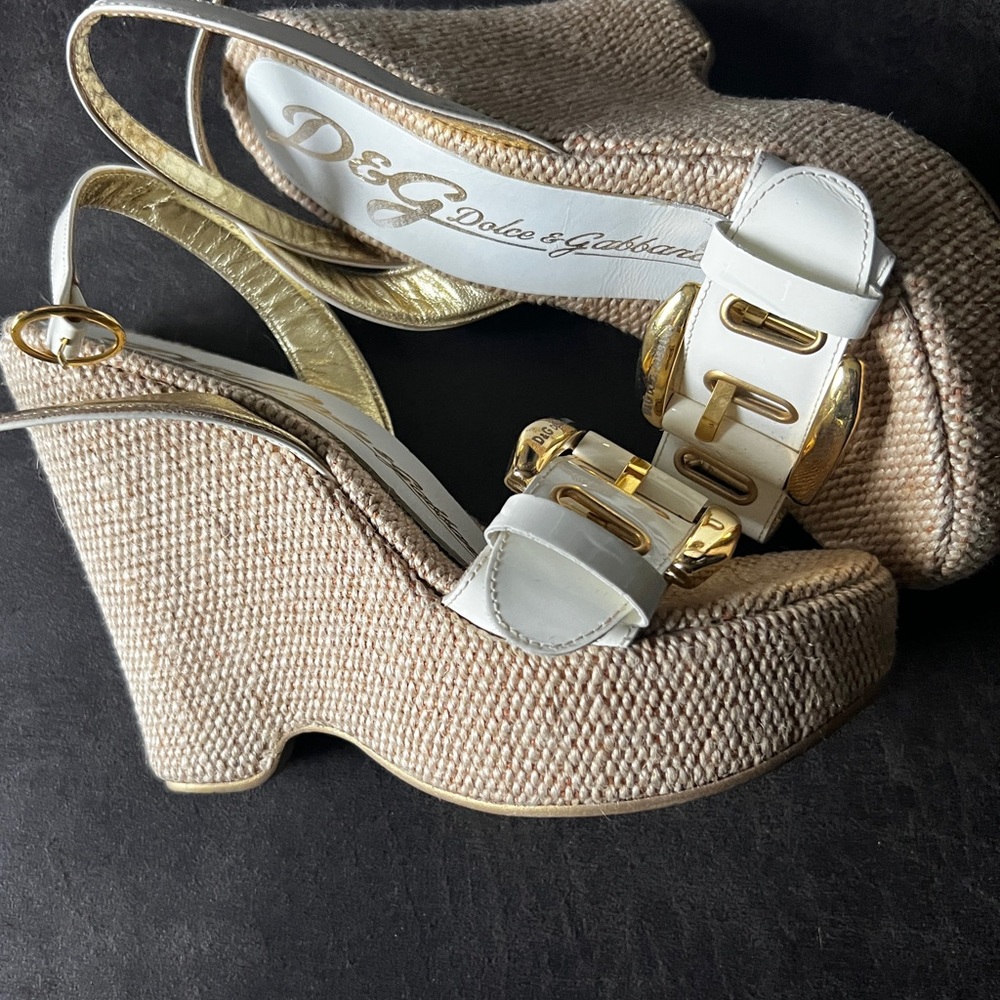 Exquisite Dolce&Gabana wedges. Wore them once.AUTHENTIC